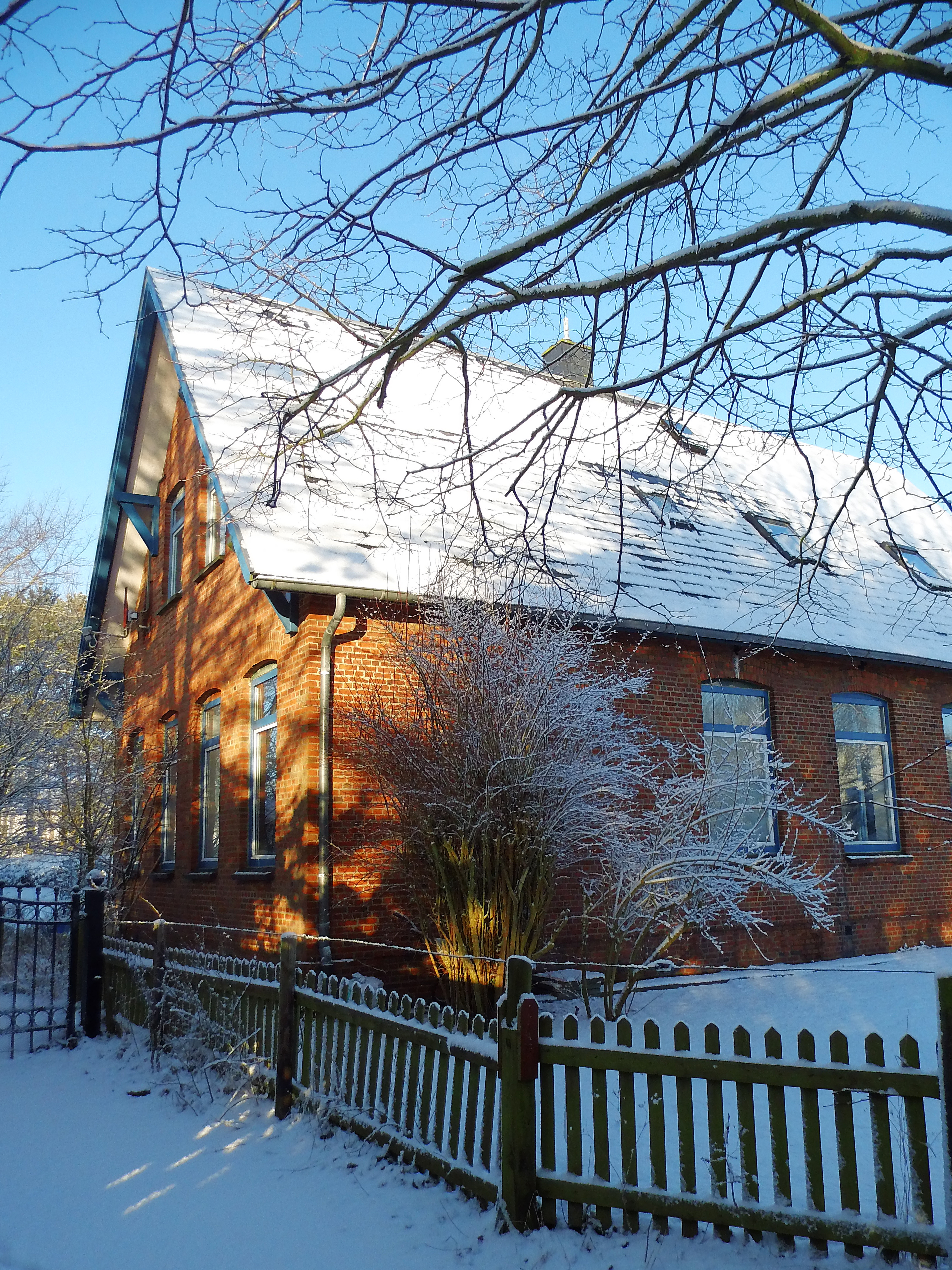 Die Schule im Winter